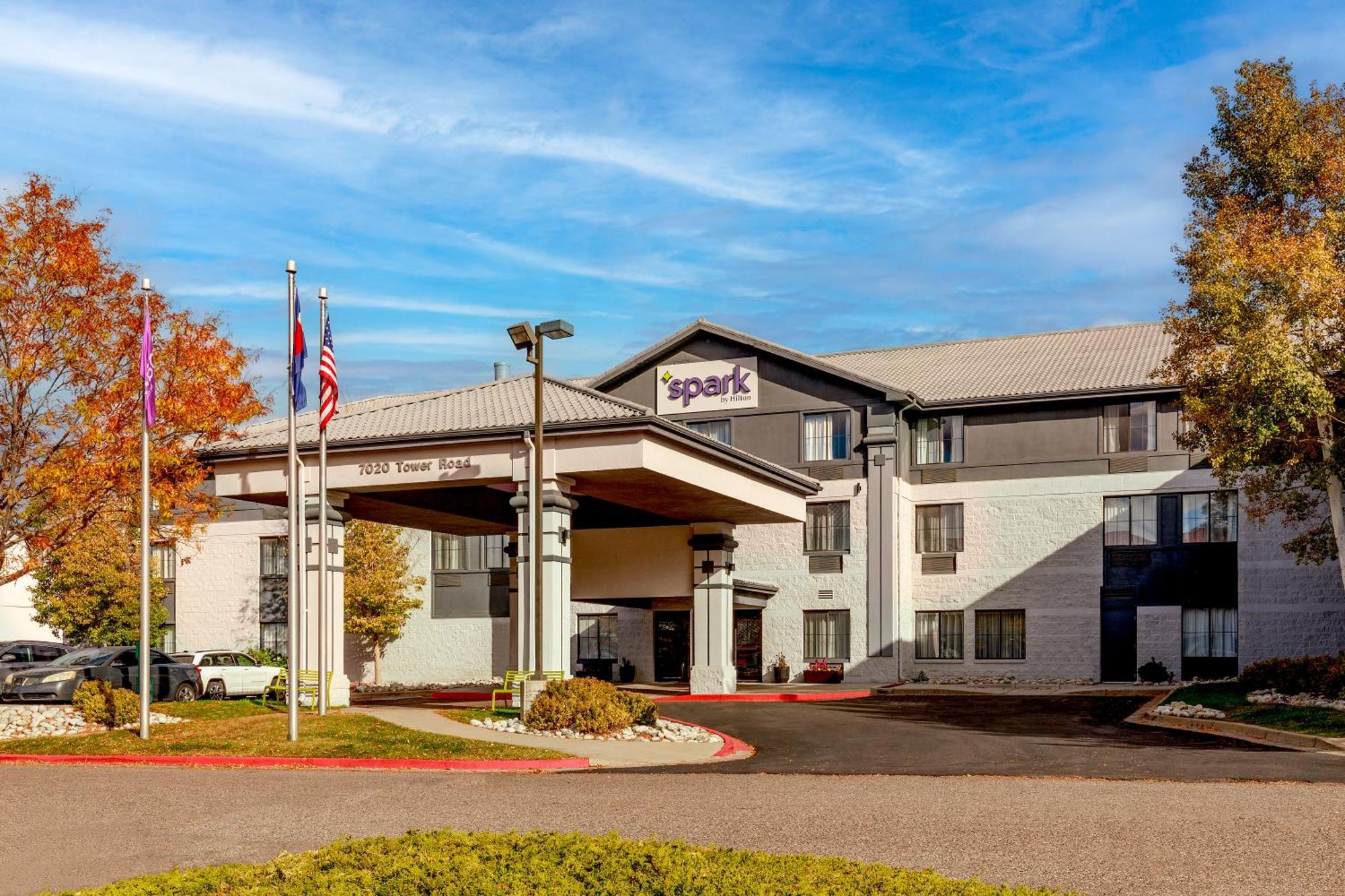 Spark By Hilton Denver International Airport Exterior photo