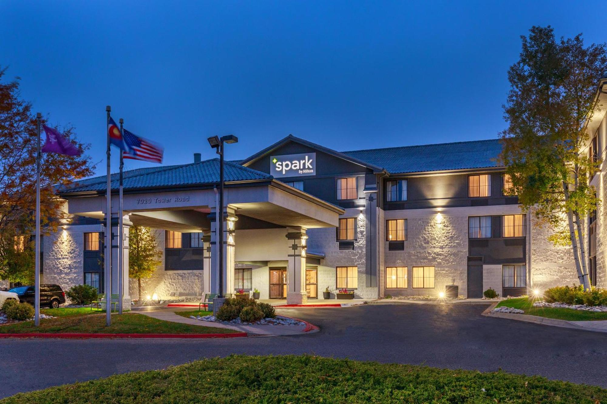 Spark By Hilton Denver International Airport Exterior photo