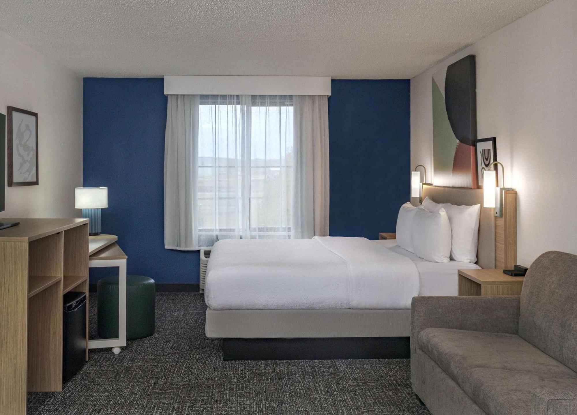 Spark By Hilton Denver International Airport Exterior photo